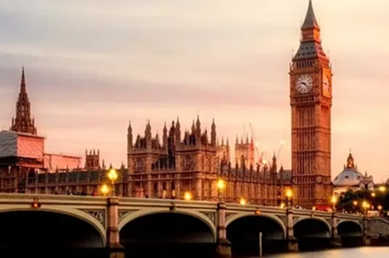 Viaja en el tiempo y conoce los castillos más hermosos de Europa